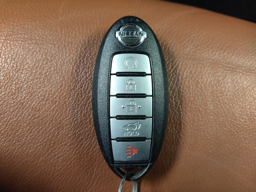 2018 Nissan Rogue in Tampa, FL 33619 - 18090275 32