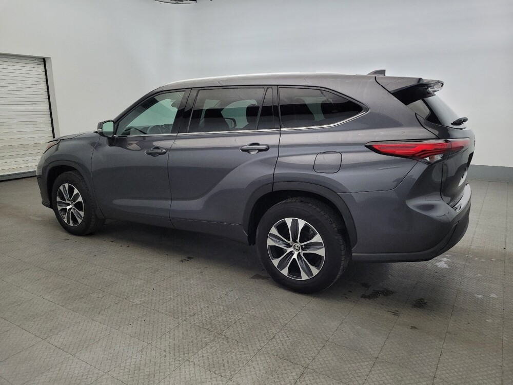 2020 Toyota Highlander in New Castle, DE 19720 - 18090276 3