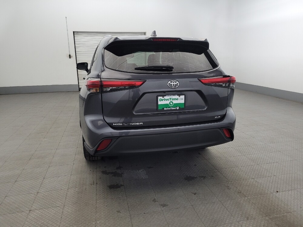 2020 Toyota Highlander in New Castle, DE 19720 - 18090276 6