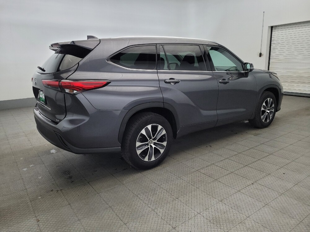 2020 Toyota Highlander in New Castle, DE 19720 - 18090276 10