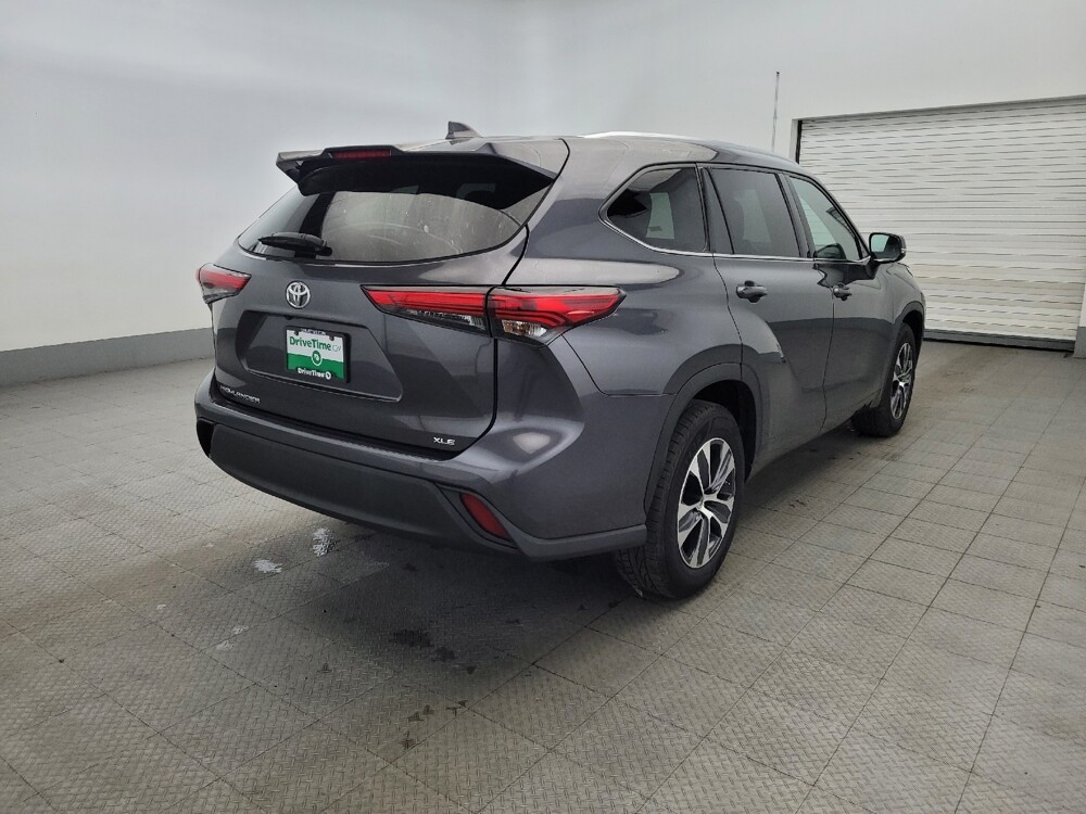 2020 Toyota Highlander in New Castle, DE 19720 - 18090276 9