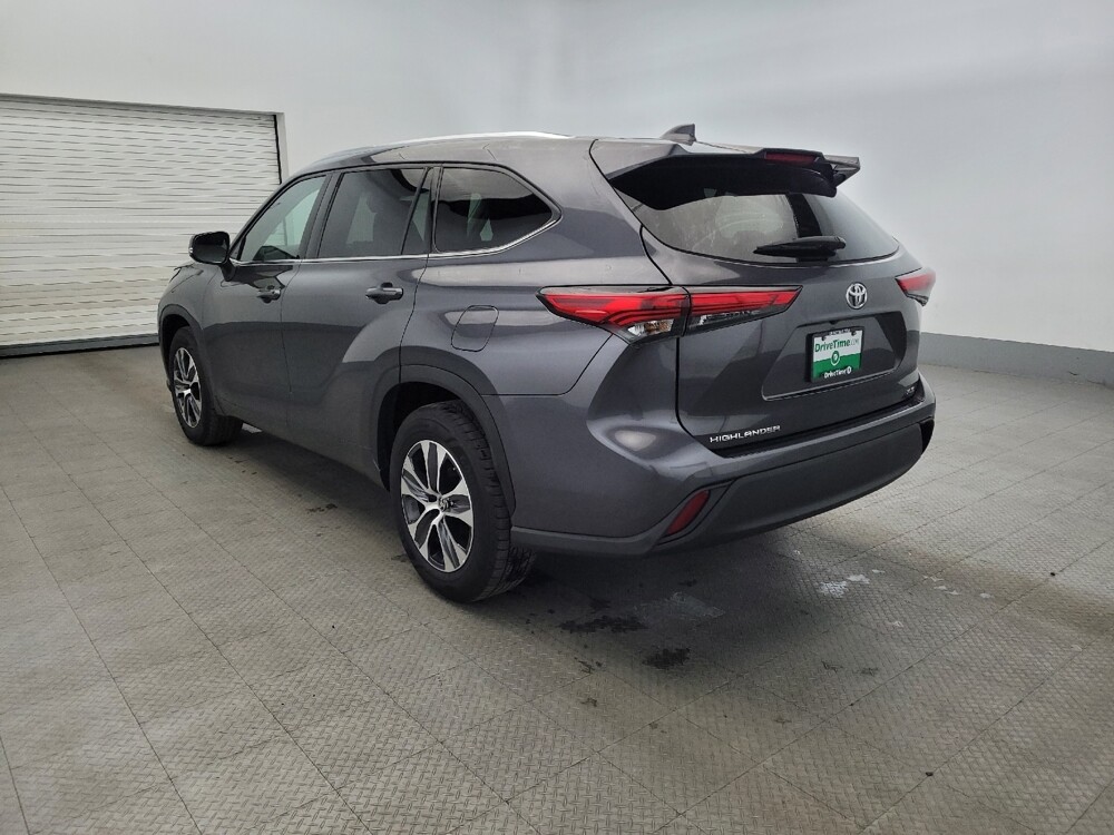 2020 Toyota Highlander in New Castle, DE 19720 - 18090276 5