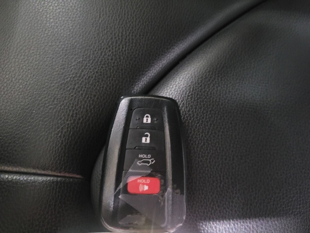 2020 Toyota Highlander in New Castle, DE 19720 - 18090276 32