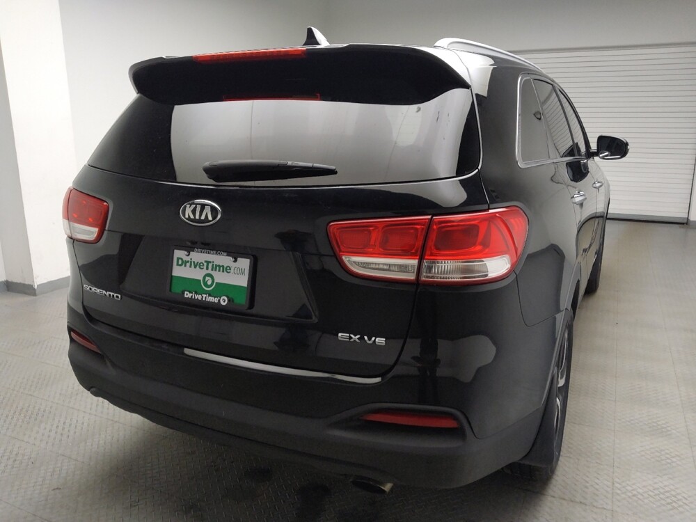 2017 Kia Sorento in Eastpointe, MI 48021 - 18090277 7