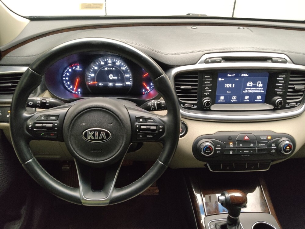 2017 Kia Sorento in Eastpointe, MI 48021 - 18090277 22