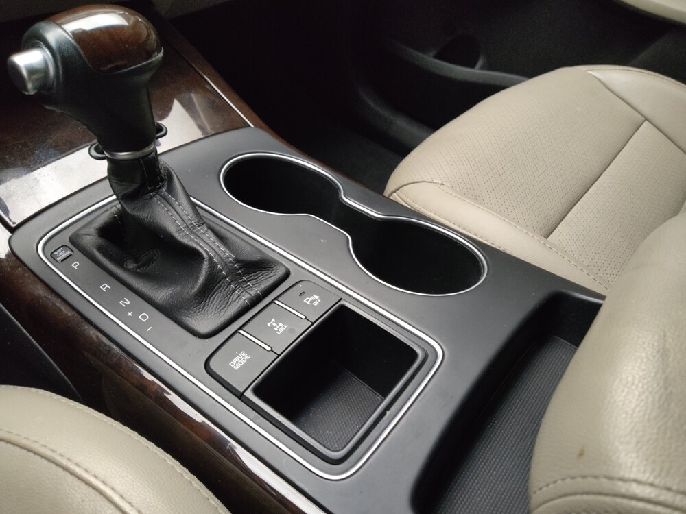 2017 Kia Sorento in Eastpointe, MI 48021 - 18090277 26