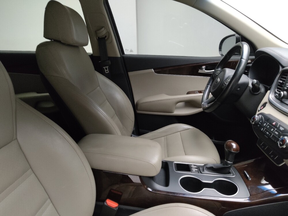 2017 Kia Sorento in Eastpointe, MI 48021 - 18090277 21