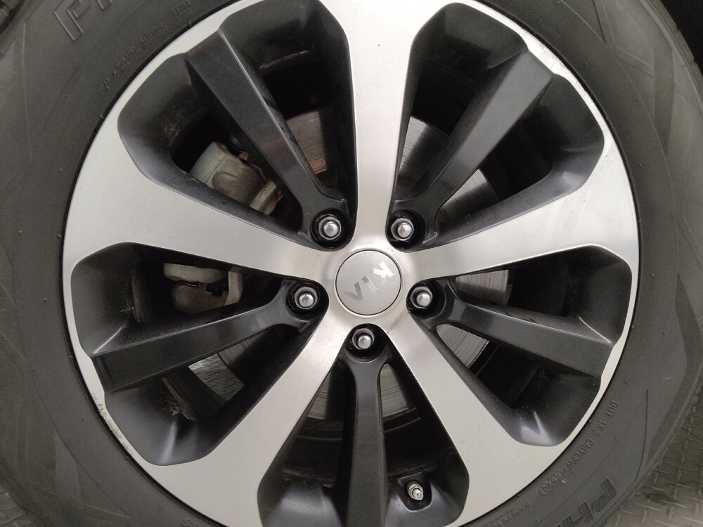 2017 Kia Sorento in Eastpointe, MI 48021 - 18090277 31