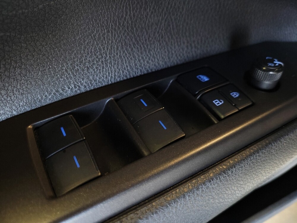 2021 Toyota Camry in Phoenix, AZ 85015 - 18090278 27