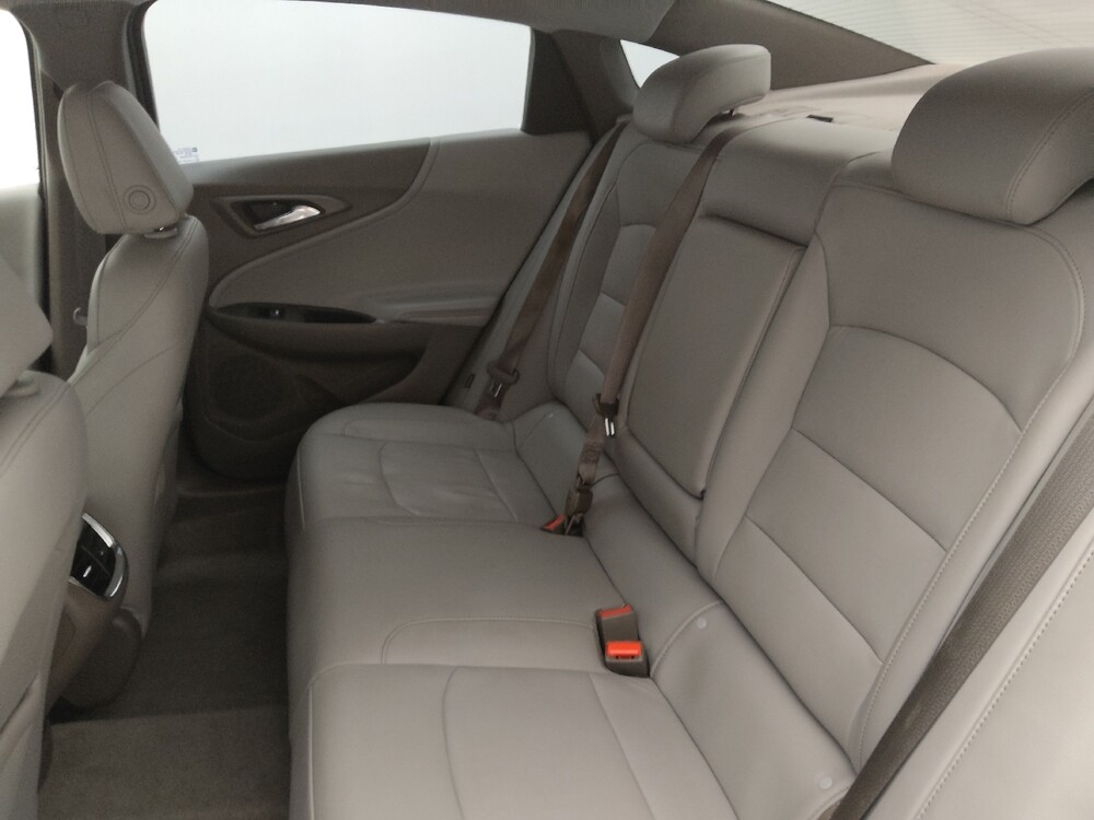 2018 Chevrolet Malibu in Greensboro, NC 27407 - 18090280 18