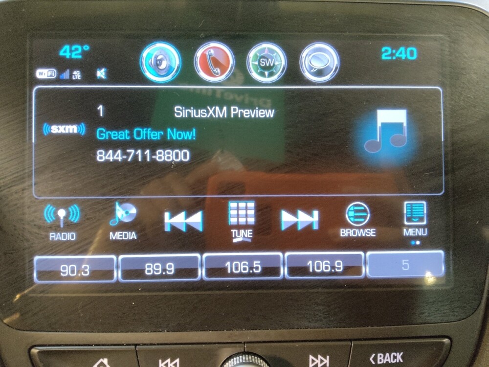 2018 Chevrolet Malibu in Greensboro, NC 27407 - 18090280 25