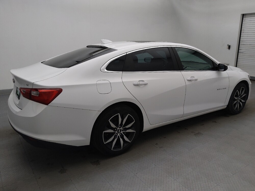 2018 Chevrolet Malibu in Greensboro, NC 27407 - 18090280 10