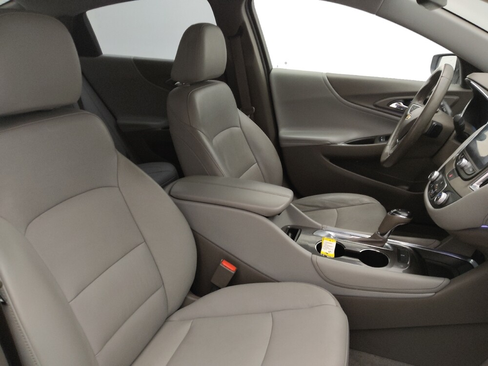 2018 Chevrolet Malibu in Greensboro, NC 27407 - 18090280 21