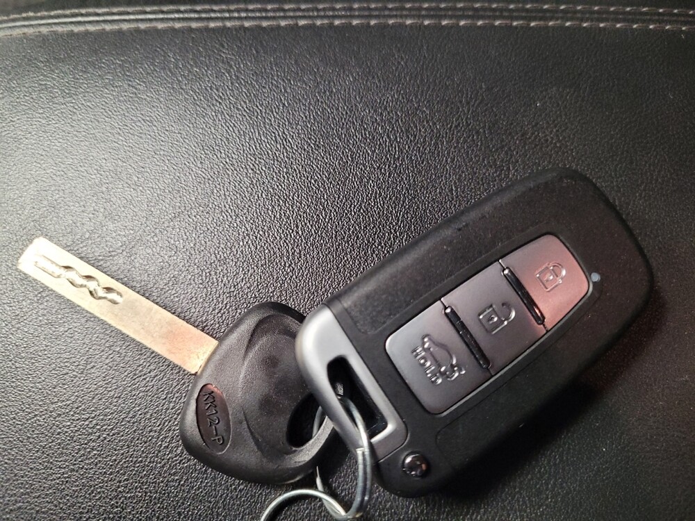 2019 Hyundai Santa Fe in Tampa, FL 33612 - 18090284 32