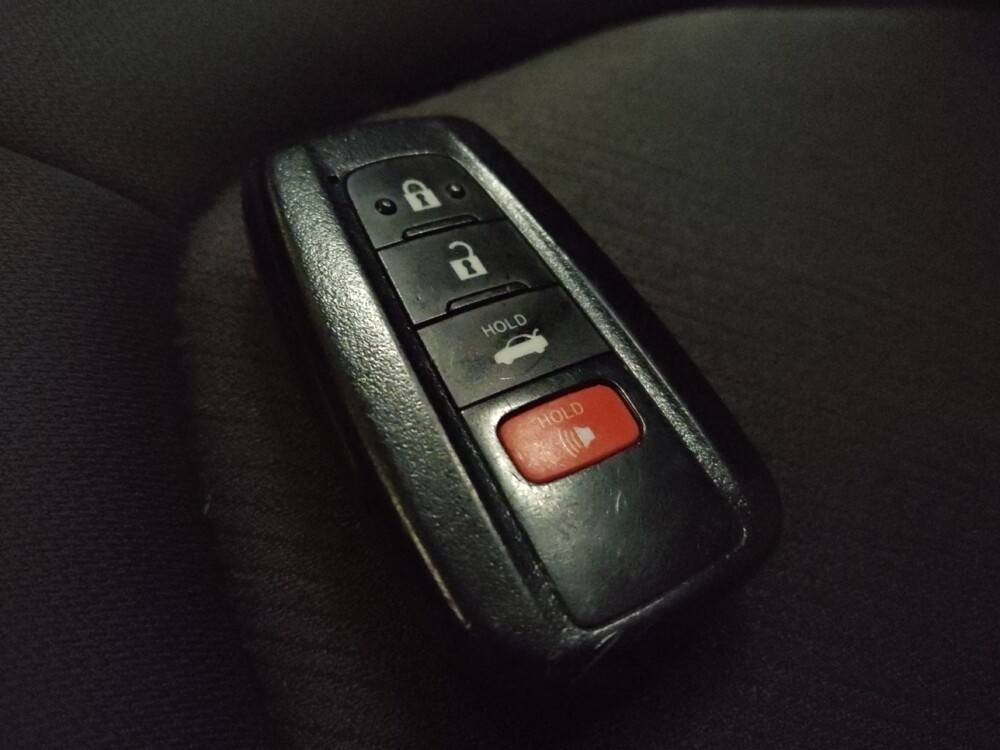 2020 Toyota Camry in Tucson, AZ 85705 - 18090292 32