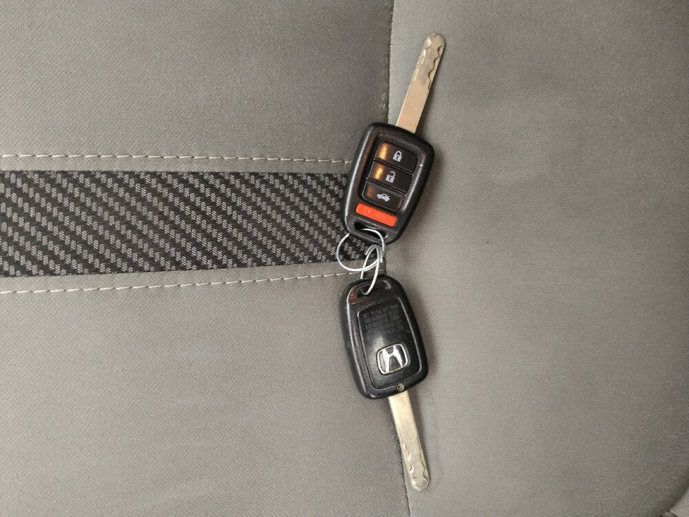 2016 Honda Civic in Topeka, KS 66611 - 18090297 32