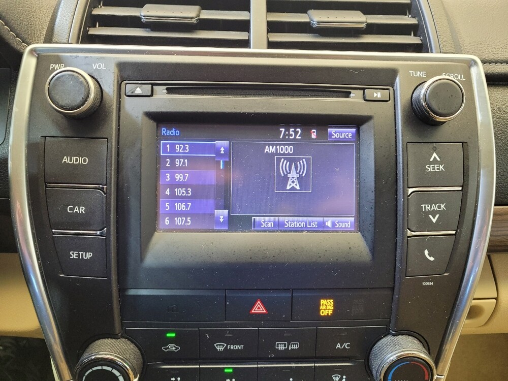 2017 Toyota Camry in Columbus, OH 43231 - 18090306 25