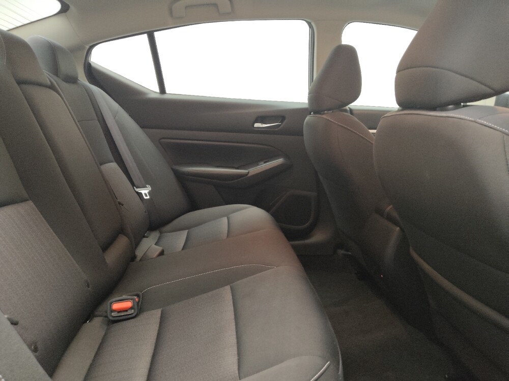 2022 Nissan Altima in Eastpointe, MI 48021 - 18090310 19