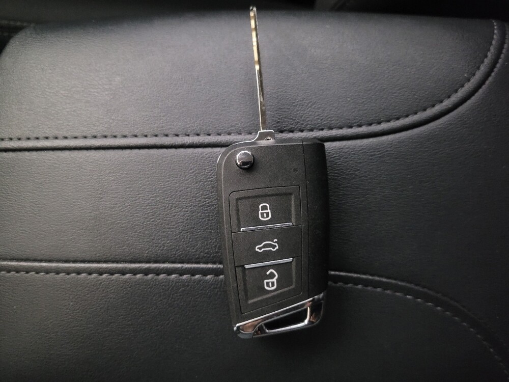 2018 Nissan Rogue in Stone Mountain, GA 30083 - 18090315 32