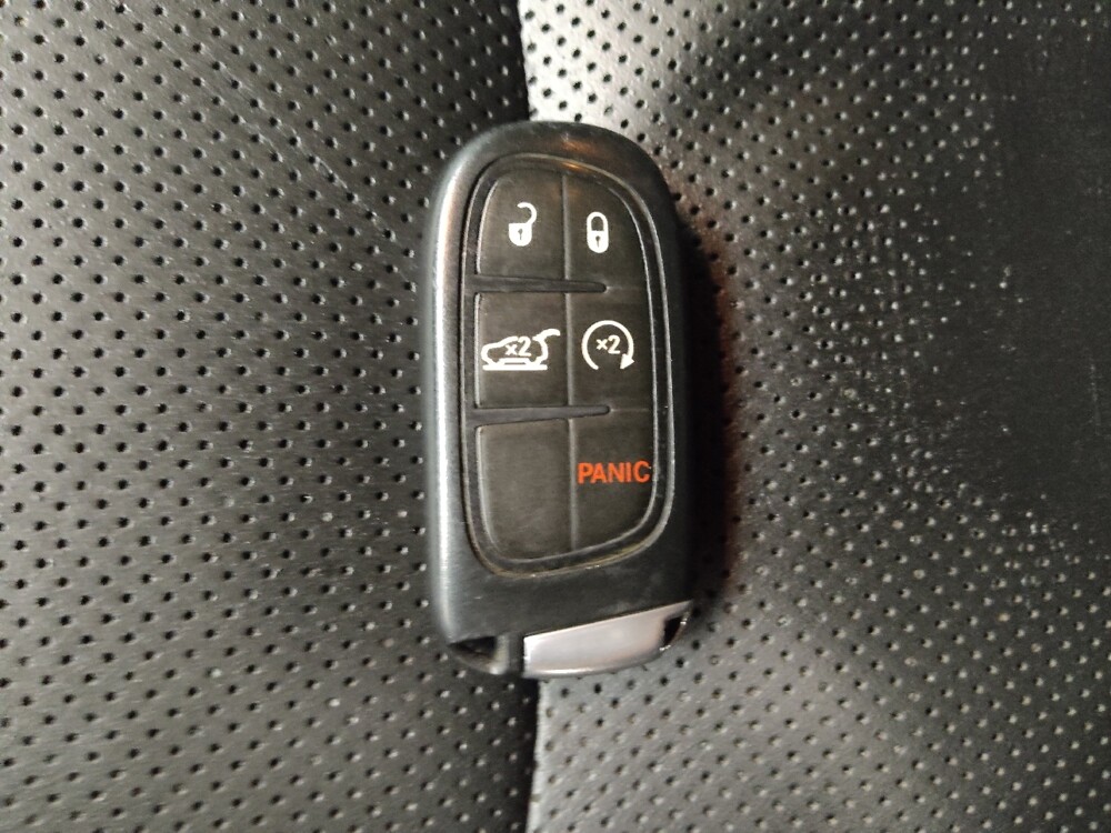 2019 Jeep Cherokee in Eastpointe, MI 48021 - 18090318 32