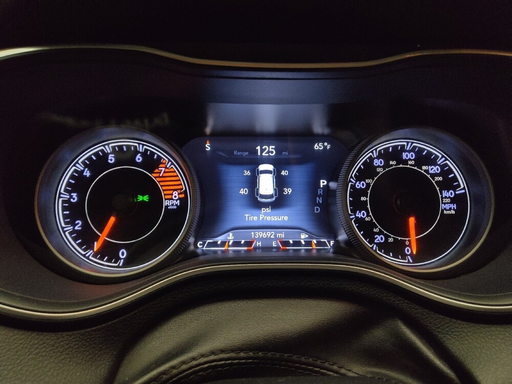 2019 Jeep Cherokee in Eastpointe, MI 48021 - 18090318 23