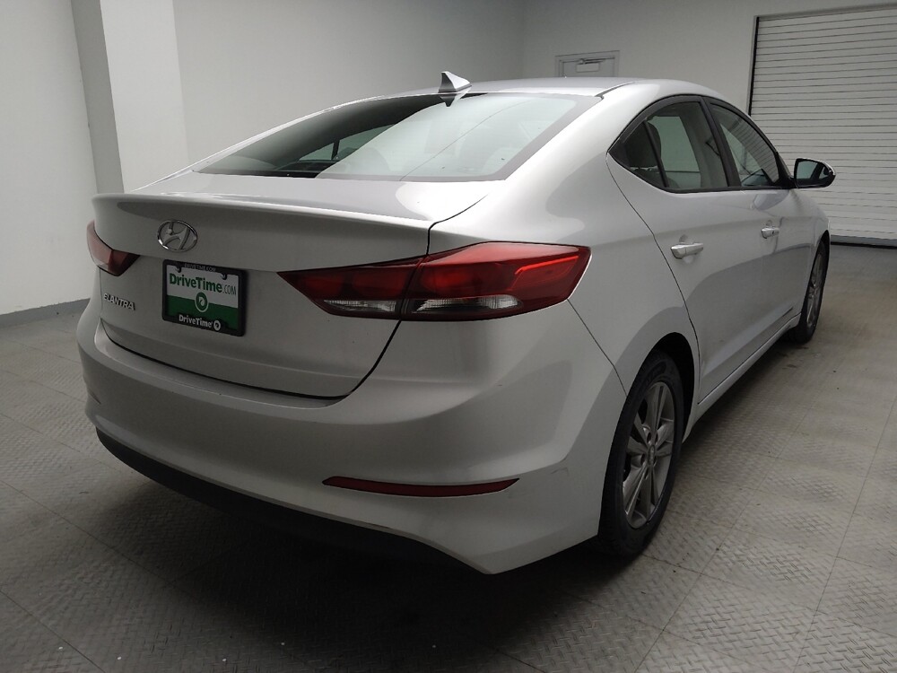 2017 Hyundai Elantra in Eastpointe, MI 48021 - 18090319 9