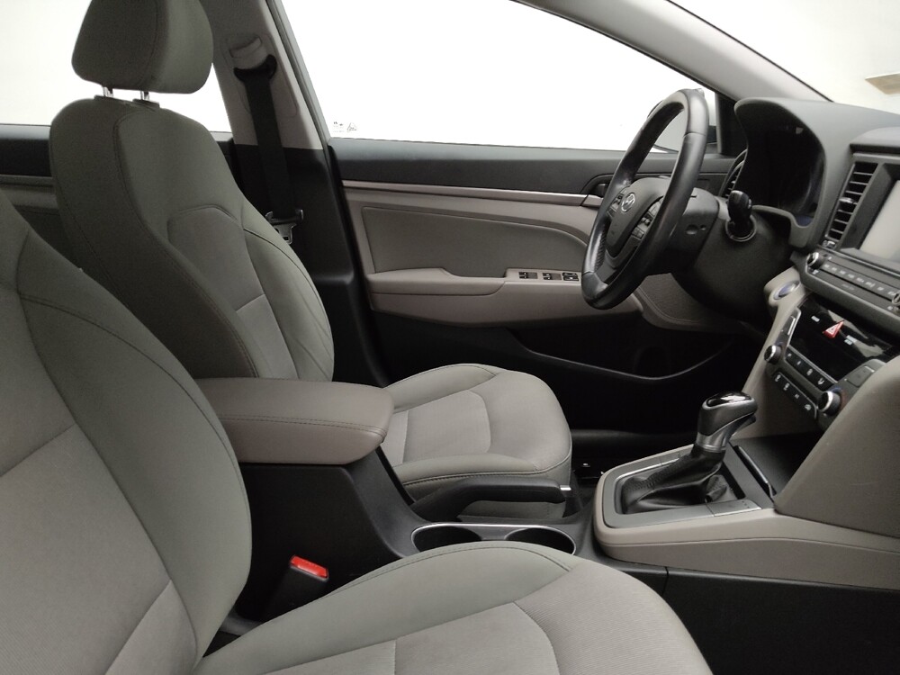 2017 Hyundai Elantra in Eastpointe, MI 48021 - 18090319 21