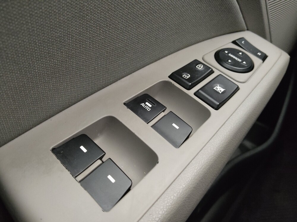 2017 Hyundai Elantra in Eastpointe, MI 48021 - 18090319 27