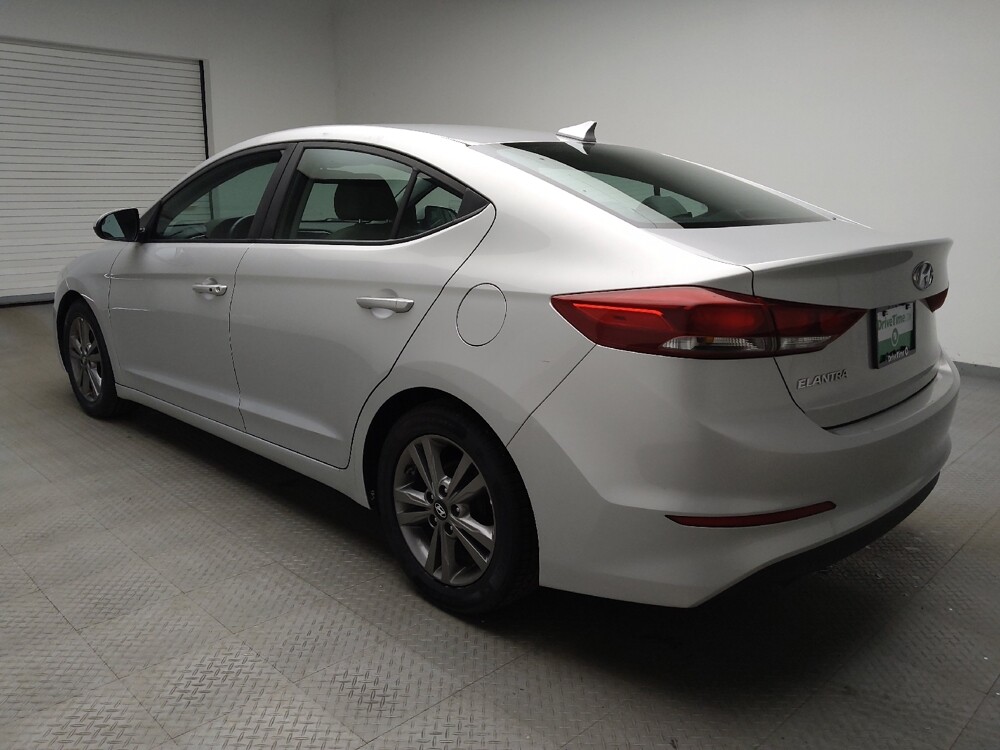 2017 Hyundai Elantra in Eastpointe, MI 48021 - 18090319 3