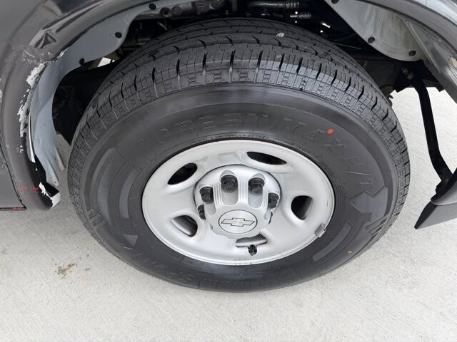 2017 Chevrolet Express 2500 in Knoxville, TN 37920 - 18090324 24