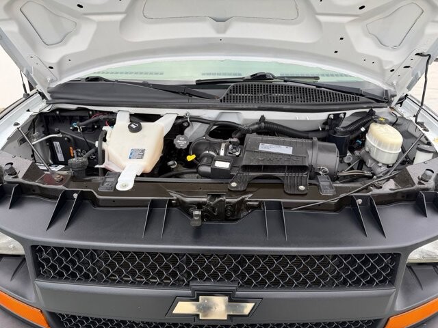 2017 Chevrolet Express 2500 in Knoxville, TN 37920 - 18090324 25