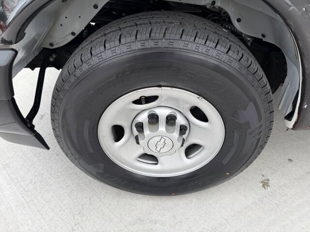 2017 Chevrolet Express 2500 in Knoxville, TN 37920 - 18090324 21