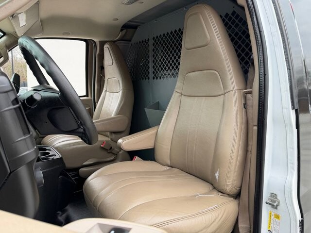 2017 Chevrolet Express 2500 in Knoxville, TN 37920 - 18090324 13