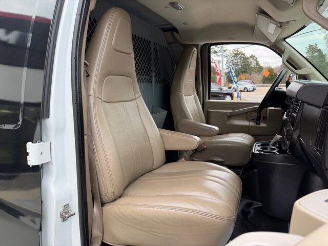 2017 Chevrolet Express 2500 in Knoxville, TN 37920 - 18090324 15