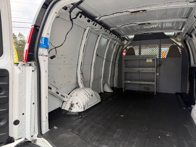 2017 Chevrolet Express 2500 in Knoxville, TN 37920 - 18090324 10