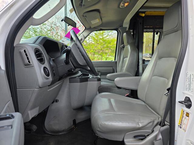 2013 Ford E-350 and Econoline 350 in Blauvelt, NY 10913 - 18090326 14