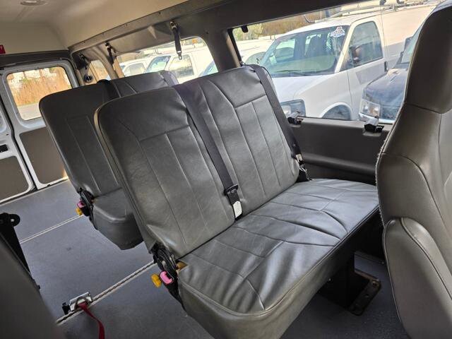 2013 Ford E-350 and Econoline 350 in Blauvelt, NY 10913 - 18090326 33