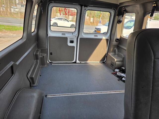 2013 Ford E-350 and Econoline 350 in Blauvelt, NY 10913 - 18090326 31