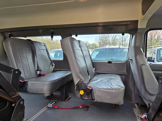 2013 Ford E-350 and Econoline 350 in Blauvelt, NY 10913 - 18090326 30