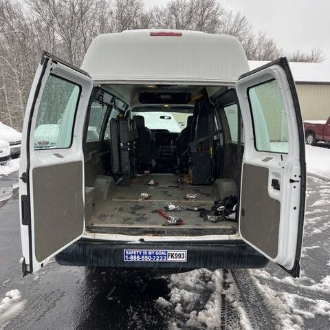 2013 Ford E-350 and Econoline 350 in Blauvelt, NY 10913 - 18090326 16