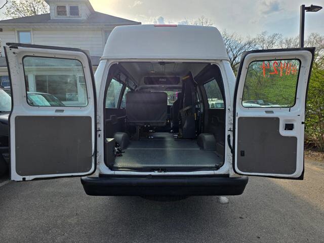 2013 Ford E-350 and Econoline 350 in Blauvelt, NY 10913 - 18090326 35