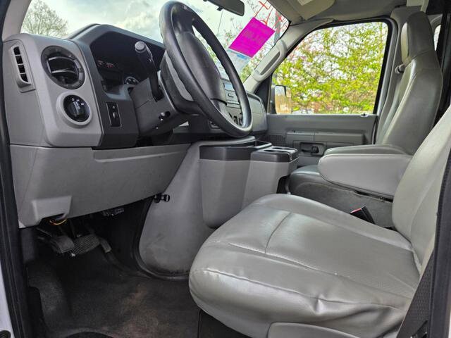 2013 Ford E-350 and Econoline 350 in Blauvelt, NY 10913 - 18090326 13