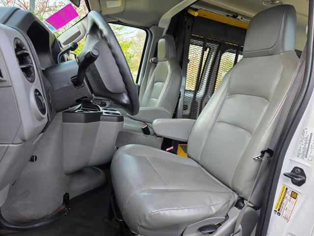 2013 Ford E-350 and Econoline 350 in Blauvelt, NY 10913 - 18090326 15