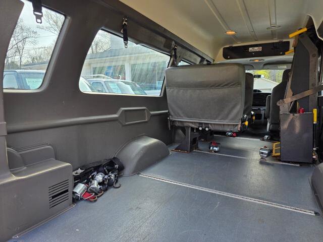 2013 Ford E-350 and Econoline 350 in Blauvelt, NY 10913 - 18090326 40
