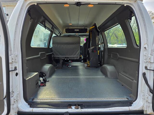 2013 Ford E-350 and Econoline 350 in Blauvelt, NY 10913 - 18090326 38