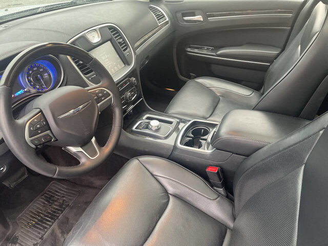 2016 Chrysler 300 in Mount Vernon, WA 98273 - 18090330 4