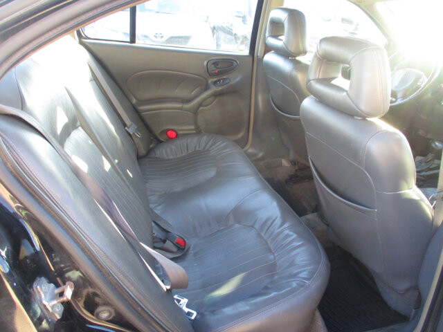 2004 Pontiac Grand Am in Oak Grove, MO 64075 - 18090332 12