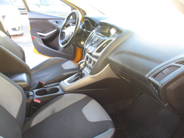 2012 Ford Focus in Oak Grove, MO 64075 - 18090333 10