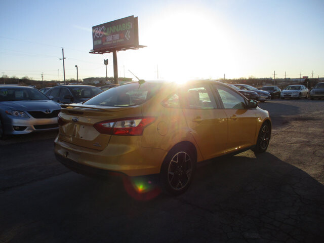 2012 Ford Focus in Oak Grove, MO 64075 - 18090333 5
