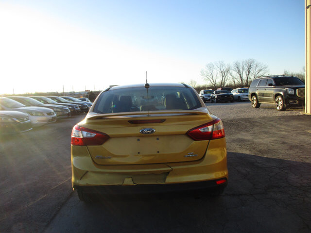 2012 Ford Focus in Oak Grove, MO 64075 - 18090333 6